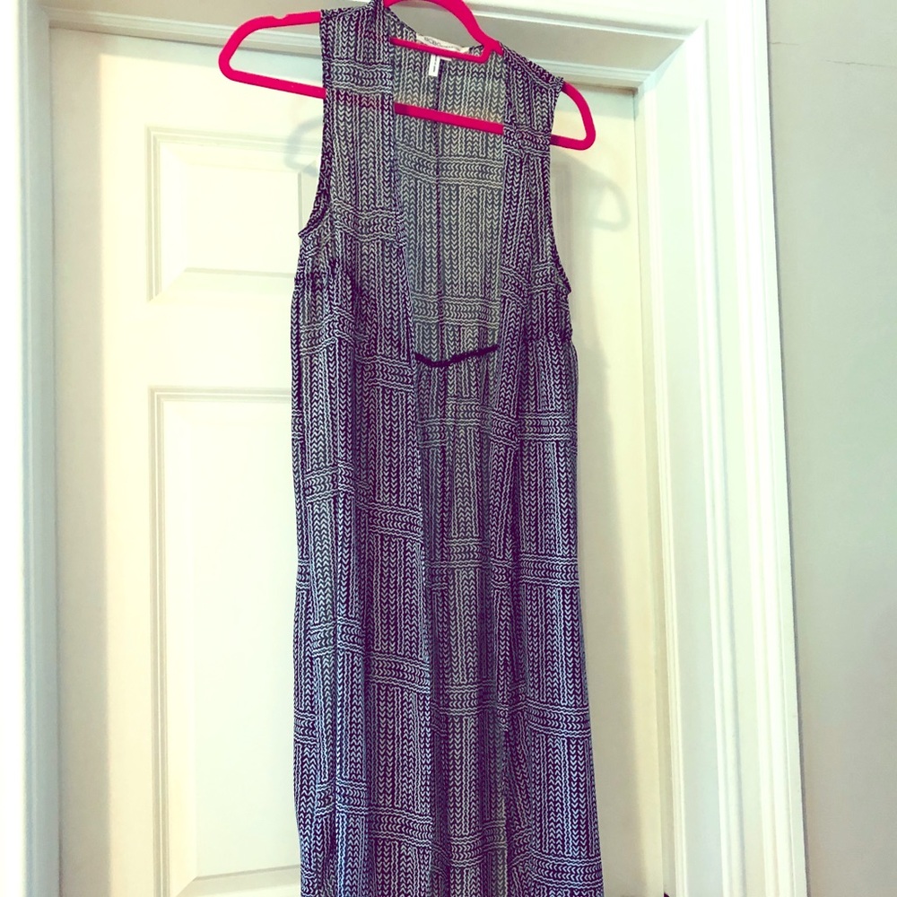 BCBG Sleeveless Lightweight/Sheer Duster